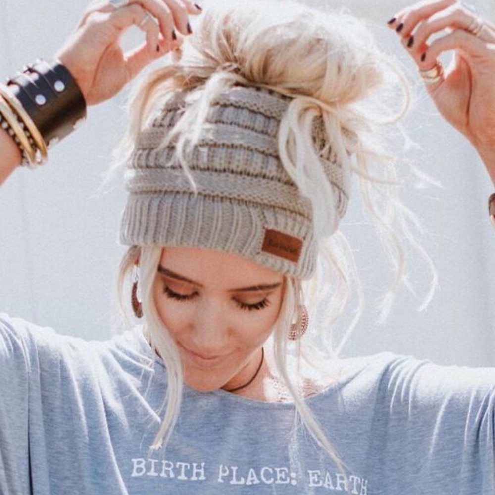 SOLD OUT!!! MINT messy bun ponytail beanie - Picture 5 of 7
